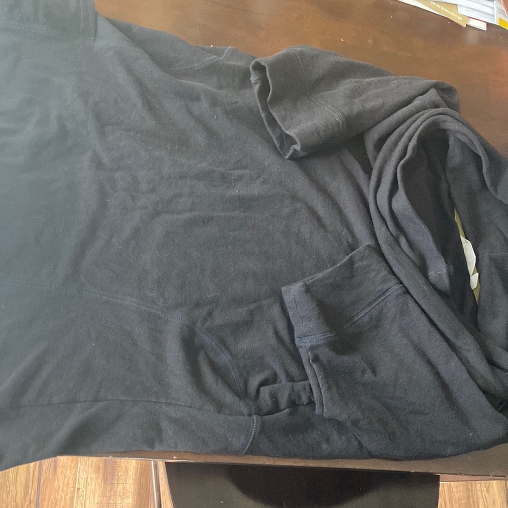 Athleta short sleeve cowl neck top.